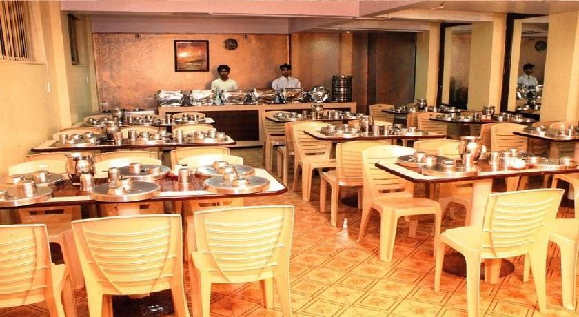 Hotel Rahil International Mahābaleshwar Esterno foto